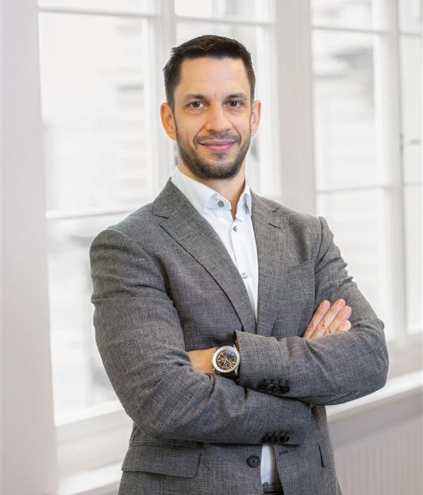 sascha_wostry_webpage_10.25.png sascha_wostry_webpage_10.25.png